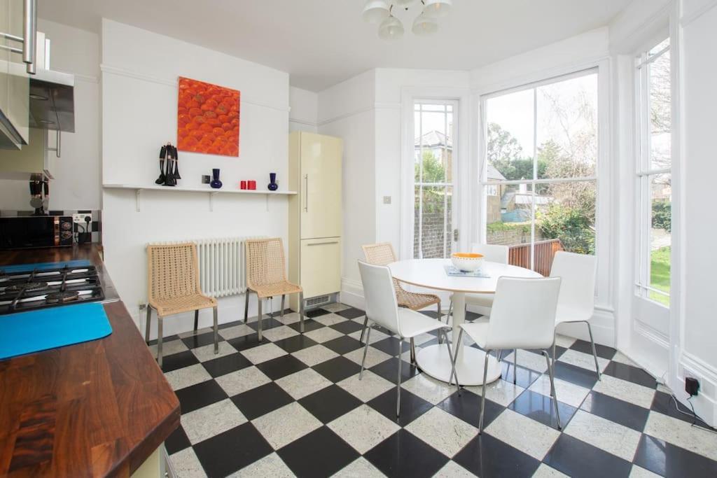 Stunning Large Victorian Maisonette With Sea View Дил Экстерьер фото