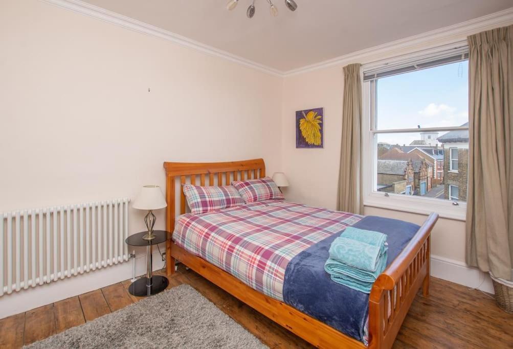 Stunning Large Victorian Maisonette With Sea View Дил Экстерьер фото